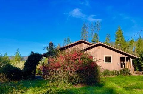1231 Pickett Creek Rd, Grants Pass, OR 97527