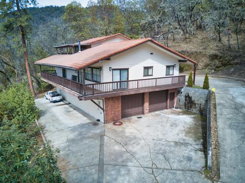 1632 NE Terrace Dr, Grants Pass, OR 97526