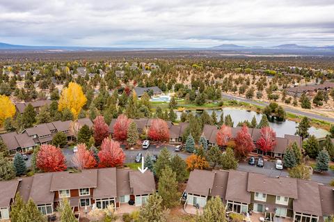 1379 Highland View Loop, Redmond, OR 97756