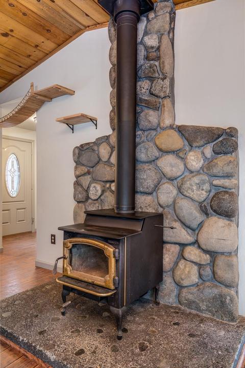 61131 Echo Hollow Rd, Bend, OR 97702 photo 12
