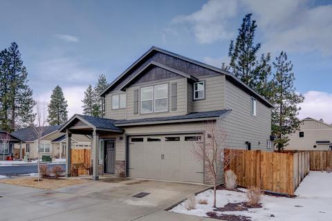 701 N Roundhouse Ct, Sisters, OR 97759