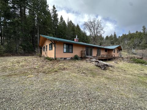 7185 Crowfoot Rd, Trail, OR 97541