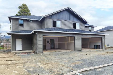 101 Dove Pl, Rogue River, OR 97537