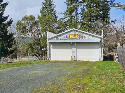 Lake Shore Drive, Selma, OR 97538