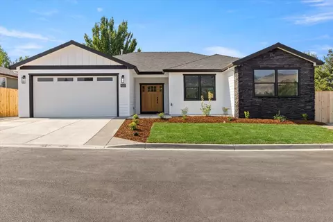 1927 Hannah Ln #LOT 3, Medford, OR 97504