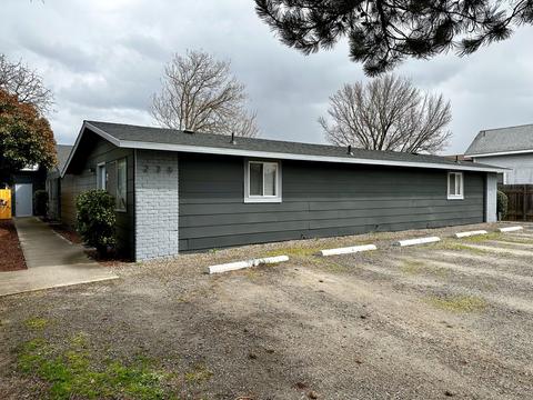 230 Beatty St, Medford, OR 97501