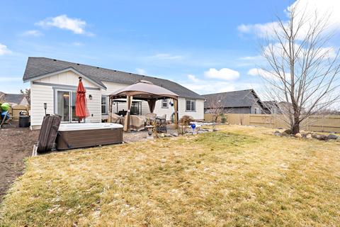 4777 SW Volcano Ave, Redmond, OR 97756 photo 36