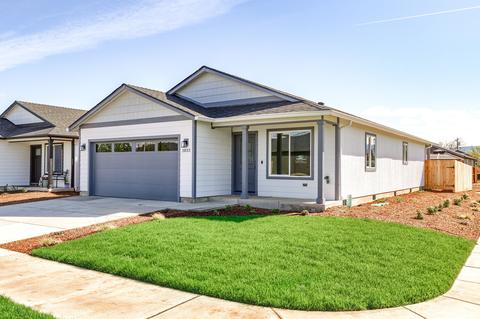1033 Vick Ln #LOT 18, Medford, OR 97501