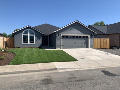 259 Samuel Lane Loop Rd, Phoenix, OR 97535 photo 2