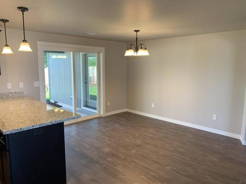 259 Samuel Lane Loop Rd, Phoenix, OR 97535 photo 10