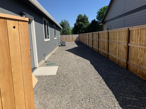 259 Samuel Lane Loop Rd, Phoenix, OR 97535 photo 4