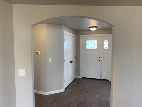 259 Samuel Lane Loop Rd, Phoenix, OR 97535 photo 5