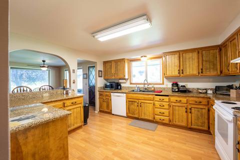 62575 Dixon Loop, Bend, OR 97701 photo 9
