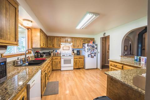 62575 Dixon Loop, Bend, OR 97701 photo 12
