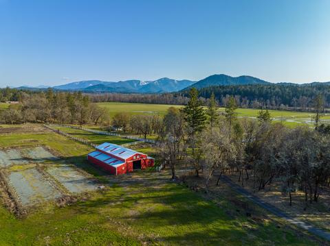 355 Gunnell Rd, Grants Pass, OR 97526 photo 8