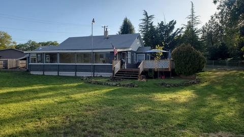 55 Chandra Ln, Shady Cove, OR 97539