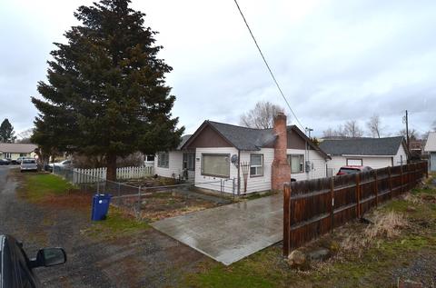 126 W 5th St, Prairie City, OR 97869