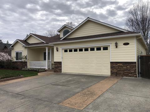 113 Echo Way, Eagle Point, OR 97524 photo 4