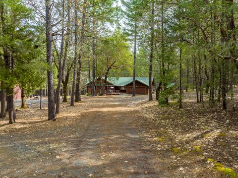 595 Leavitt Ln, Grants Pass, OR 97527