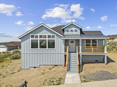 1080 SE Bluegrass Ln, Madras, OR 97741
