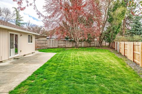 112 Parkway Cir, Phoenix, OR 97535 photo 29