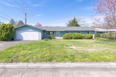 850 Crestbrook Rd, Medford, OR 97504