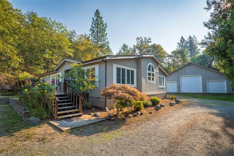 5448 Easy St, Grants Pass, OR 97527