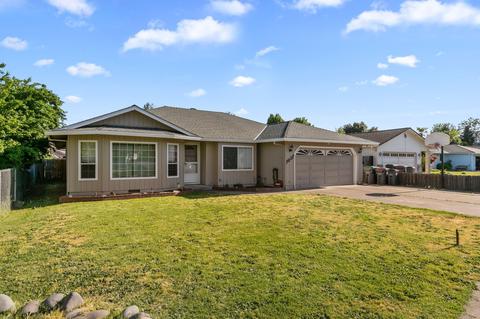 1637 Timothy St, Central Point, OR 97502