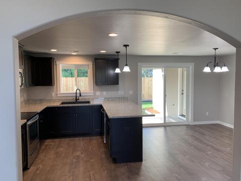 221 Samuel Lane Loop Rd, Phoenix, OR 97535 photo 6