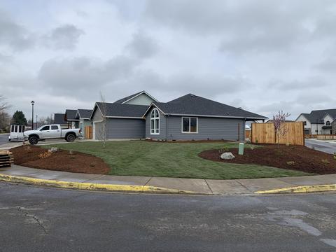221 Samuel Lane Loop Rd, Phoenix, OR 97535 photo 4