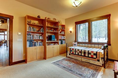 56390 Trailmere Cir, Bend, OR 97707 photo 10