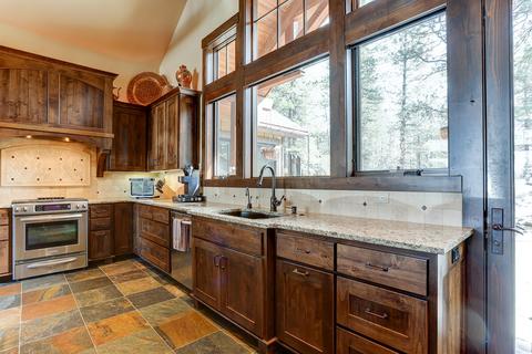 56390 Trailmere Cir, Bend, OR 97707 photo 3