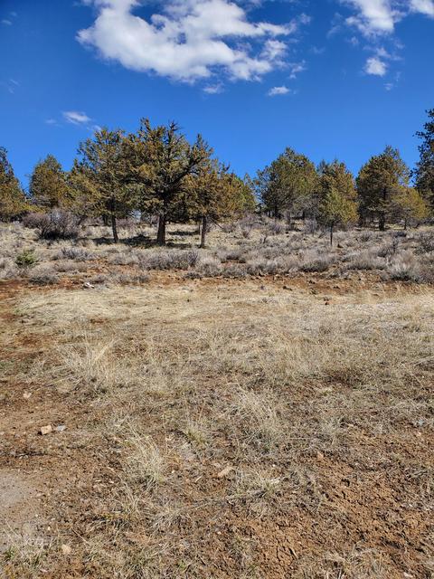 863 Beattys Butte Dr, Klamath Falls, OR 97601