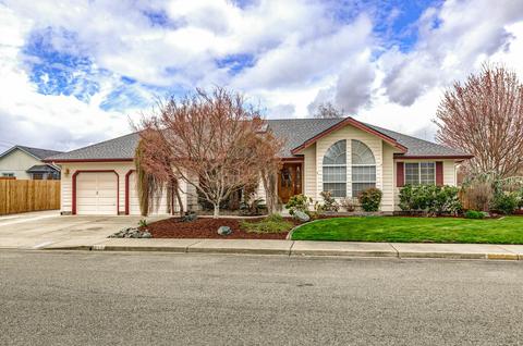 648 SW Leonard St, Grants Pass, OR 97526