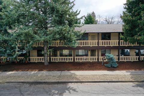 421 SE I St, Grants Pass, OR 97526
