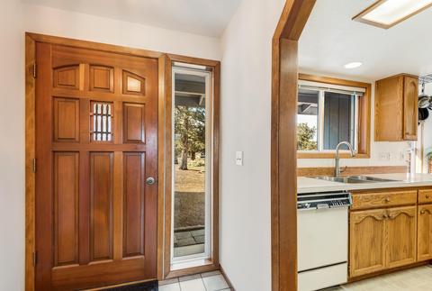 23040 Bronco Ct, Bend, OR 97701 photo 3