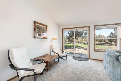 23040 Bronco Ct, Bend, OR 97701 photo 10