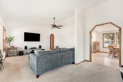 23040 Bronco Ct, Bend, OR 97701 photo 9