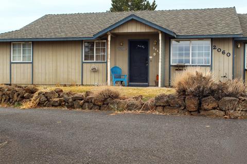 2060 SW 32nd Ct, Redmond, OR 97756