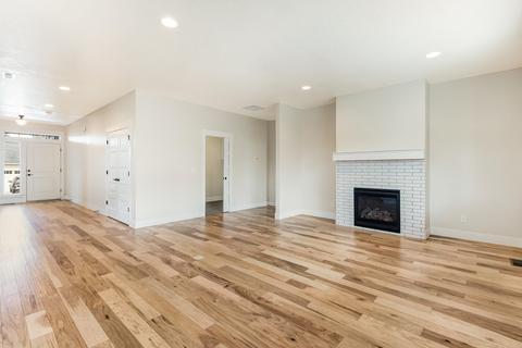 1295 NE Hoover Loop, Bend, OR 97701 photo 8