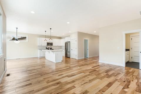 1295 NE Hoover Loop, Bend, OR 97701 photo 10