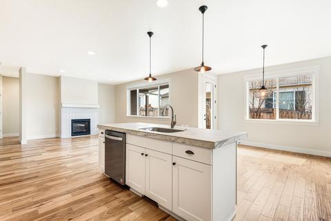 1295 NE Hoover Loop, Bend, OR 97701 photo 17