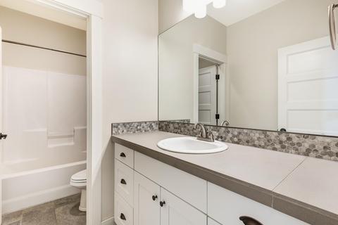 1295 NE Hoover Loop, Bend, OR 97701 photo 6
