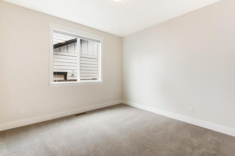 1295 NE Hoover Loop, Bend, OR 97701 photo 7