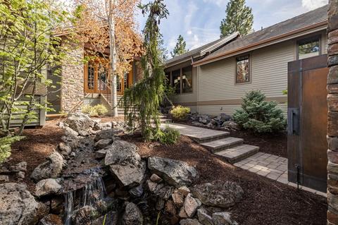 19334 Green Lakes Loop, Bend, OR 97702 photo 3
