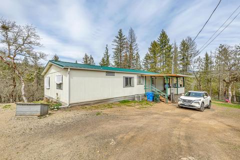 1010 Danconia Dr, Trail, OR 97541 photo 3