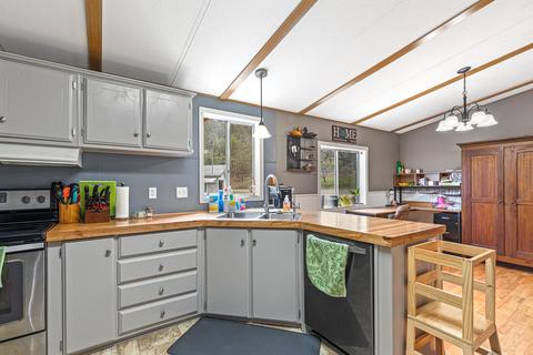 1010 Danconia Dr, Trail, OR 97541 photo 14