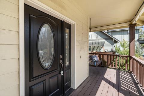 20588 NE Sierra Dr, Bend, OR 97701 photo 3