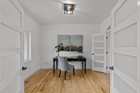 20588 NE Sierra Dr, Bend, OR 97701 photo 5