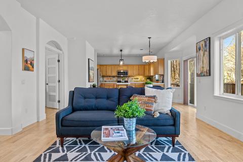 20588 NE Sierra Dr, Bend, OR 97701 photo 10